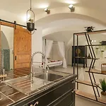 Romantic Centro Storico Apartment